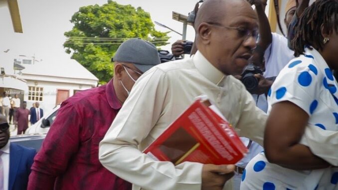 Emefiele-goes-to-court