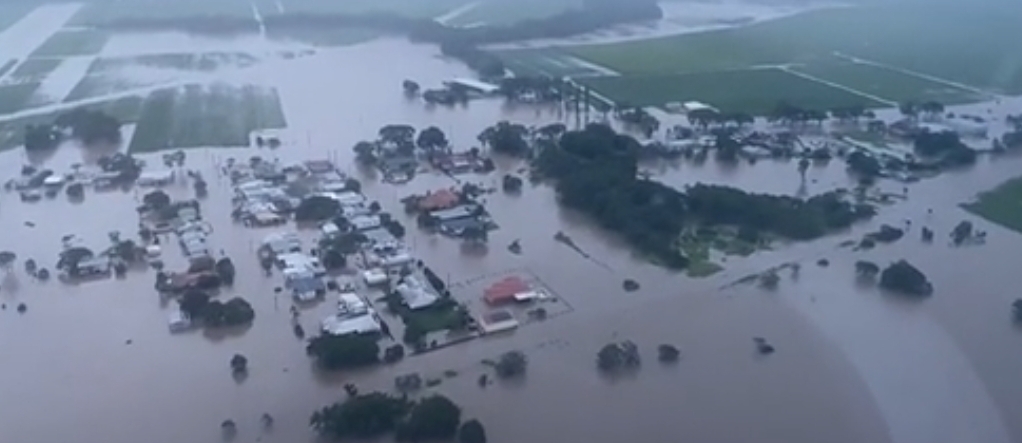 ONE Confirmed Dead, Thousands Flee Homes As Floods Hit Australia ...